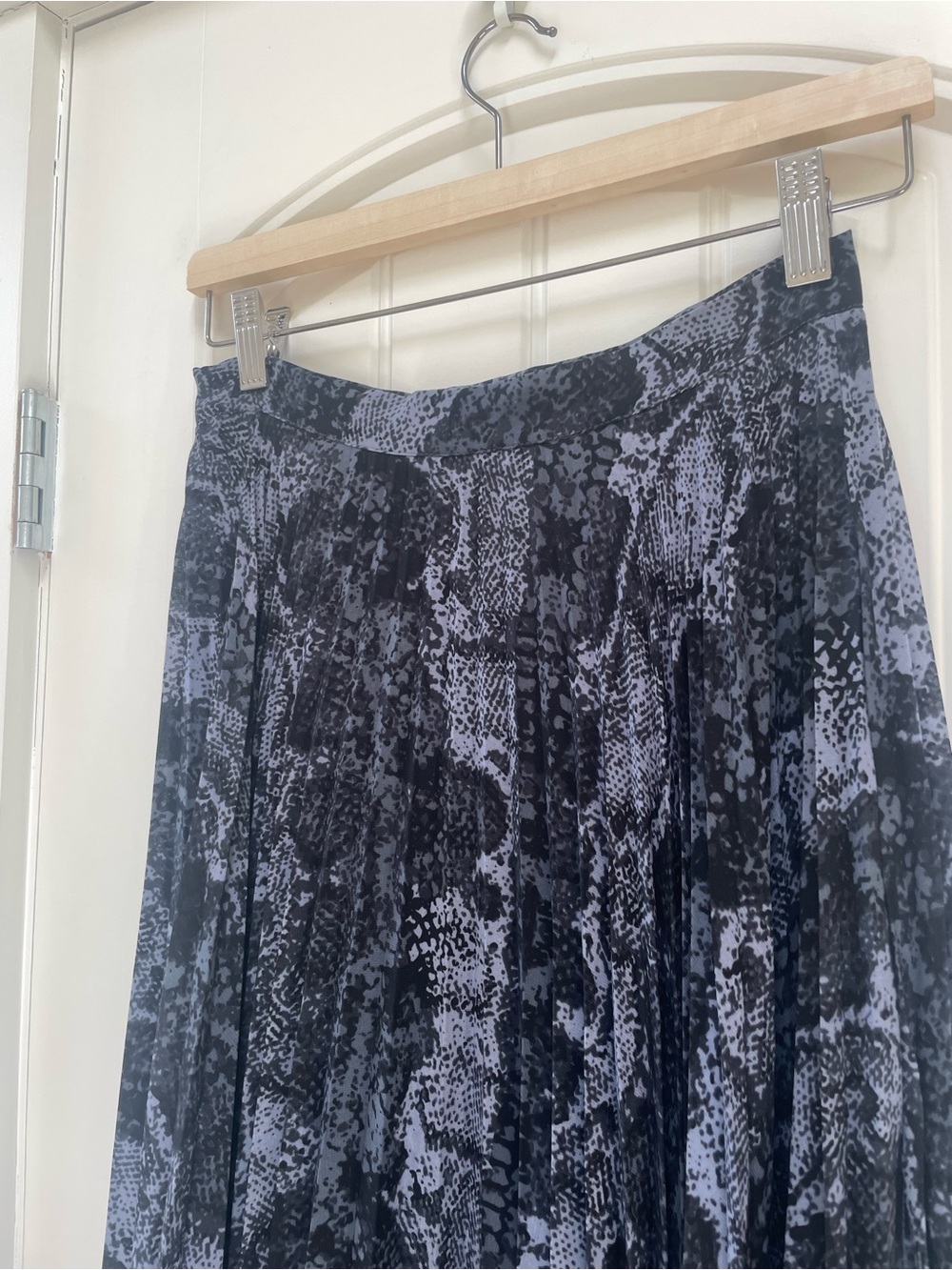 Ever New Black and Gray Snake-Print Maxi Skirt - Picture 3 of 4